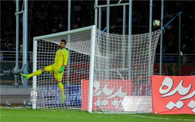 فروزان: پرسپولیسی‌ها فحش دادند نه تراکتوری‌ها!