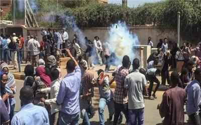 نظامیان سودان وارد محل تحصن در خارطوم شدند/ افزایش کشته شدگان به 12 تن