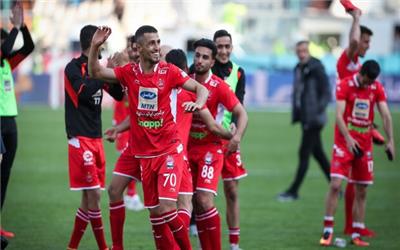 علی علیپور در پرسپولیس ماندنی شد