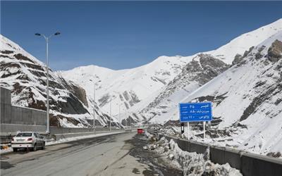 قطعه یک آزادراه تهران - شمال زیر بار ترافیک رفت