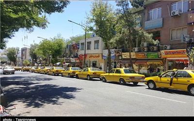 خدمت‌رسانی رایگان تاکسیرانی در محورهای پنج‌گانه راهپیمایی ٢٢ بهمن