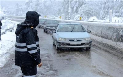 آغاز بارش برف در جاده‌های مازندران ؛ رانندگان احتیاط کنند