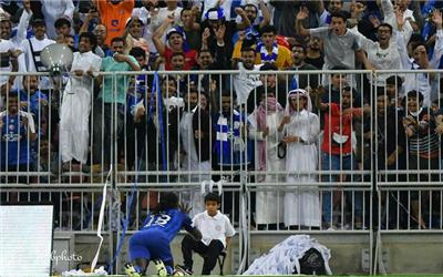 حرکت عجیب و جالب مهاجم الهلال + تصاویر